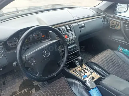 Mercedes-Benz E 280 1999 года за 4 300 000 тг. в Шиели – фото 4