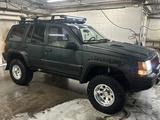 Jeep Grand Cherokee 1998 года за 4 500 000 тг. в Астана
