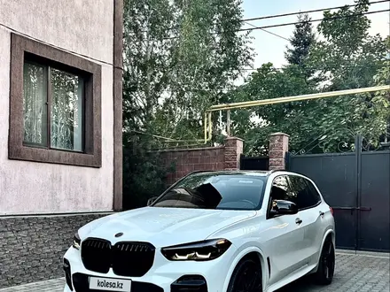 BMW X5 2019 года за 24 000 000 тг. в Алматы – фото 3