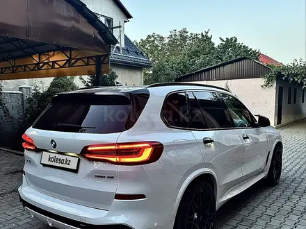 BMW X5 2019 года за 24 000 000 тг. в Алматы – фото 9