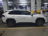 Toyota RAV4 2023 годаfor19 000 000 тг. в Астана – фото 5