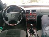 Mercedes-Benz C 180 1998 годаүшін1 000 000 тг. в Актобе – фото 2