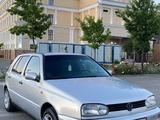 Volkswagen Golf 1995 годаүшін2 300 000 тг. в Шымкент
