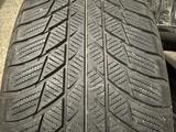Bridgestone 225/55 R17 за 95 000 тг. в Жезказган – фото 2