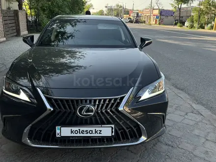 Lexus ES 250 2022 года за 22 000 000 тг. в Алматы – фото 2