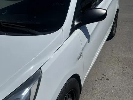 Hyundai Accent 2011 года за 3 500 000 тг. в Усть-Каменогорск – фото 5