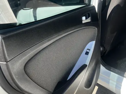 Hyundai Accent 2011 года за 3 500 000 тг. в Усть-Каменогорск – фото 7