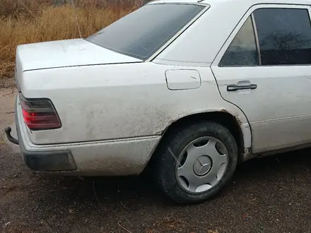 Mercedes-Benz E 200 1990 года за 1 200 000 тг. в Караганда – фото 12