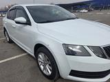Skoda Octavia 2018 года за 8 000 000 тг. в Алматы – фото 3