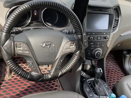 Hyundai Santa Fe 2017 года за 5 500 000 тг. в Актобе – фото 10