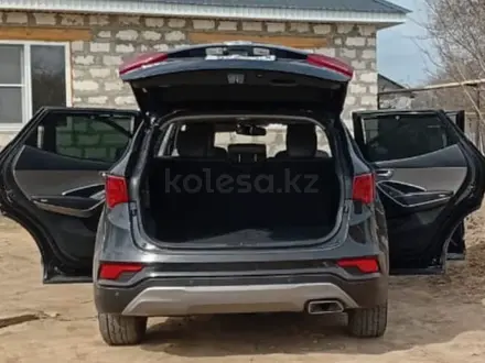 Hyundai Santa Fe 2017 года за 5 500 000 тг. в Актобе – фото 17