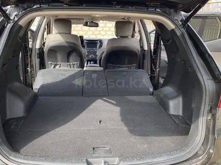 Hyundai Santa Fe 2017 года за 5 500 000 тг. в Актобе – фото 9