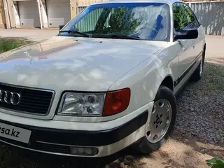 Audi 100