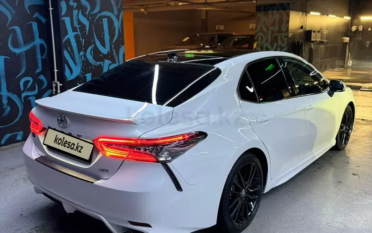 Toyota Camry 2021 года за 15 000 000 тг. в Караганда