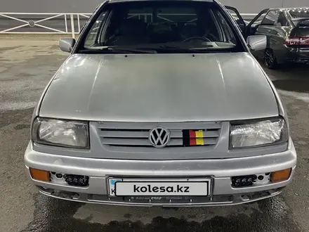 Volkswagen Vento 1993 года за 1 020 000 тг. в Шымкент – фото 3