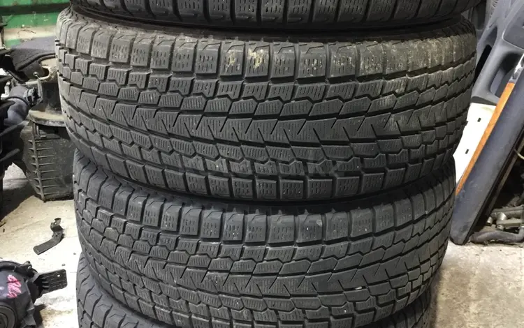 Резина зимняя 235/60 r18 Yokohama, из Японии за 145 000 тг. в Алматы