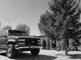 Chevrolet Tahoe 1996 годаүшін9 200 000 тг. в Астана