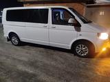 Volkswagen Caravelle 2015 года за 8 500 000 тг. в Рудный