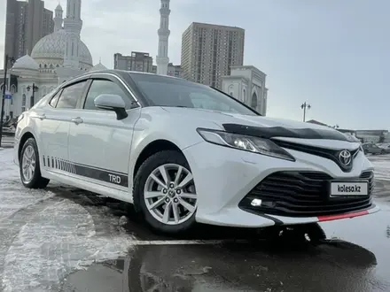 Toyota Camry 2019 года за 11 500 000 тг. в Астана – фото 21