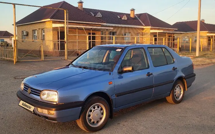 Volkswagen Vento 1994 годаfor2 100 000 тг. в Актобе