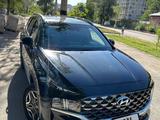 Hyundai Santa Fe 2022 года за 18 800 000 тг. в Алматы