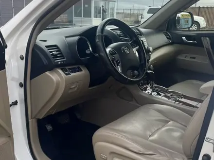 Toyota Highlander 2012 года за 12 000 000 тг. в Атырау – фото 13