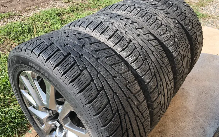 Резина NOKIAN HAKKAPELIITTA 265/50R20 с дисками за 280 000 тг. в Алматы