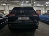 Toyota RAV4 2021 года за 16 500 000 тг. в Алматы – фото 4