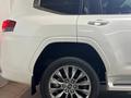 Toyota Land Cruiser Premium+ 2023 годаүшін64 970 000 тг. в Актобе – фото 9