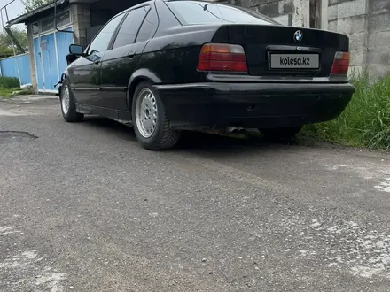 BMW 325 1992 года за 800 000 тг. в Алматы