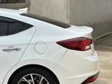 Hyundai Elantra 2019 года за 9 800 000 тг. в Шымкент – фото 3