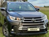 Toyota Highlander 2018 года за 18 200 000 тг. в Астана – фото 2