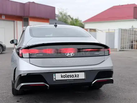 Hyundai Sonata 2023 года за 13 700 000 тг. в Алматы – фото 25