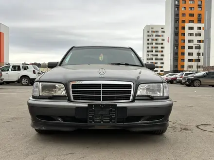 Mercedes-Benz C 240 1998 года за 2 800 000 тг. в Астана – фото 3