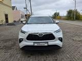 Toyota Highlander 2023 года за 26 500 000 тг. в Уральск – фото 4