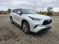 Toyota Highlander 2023 года за 26 500 000 тг. в Уральск – фото 3