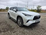 Toyota Highlander 2023 года за 26 500 000 тг. в Уральск – фото 3