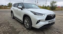 Toyota Highlander 2023 года за 26 500 000 тг. в Уральск – фото 3