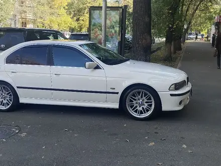 BMW 540 1998 года за 5 200 000 тг. в Алматы