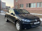 Volkswagen Touareg 2013 годаүшін9 500 000 тг. в Астана – фото 2