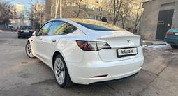 Tesla Model 3 2021 годаүшін15 600 000 тг. в Алматы – фото 5