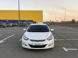 Hyundai Elantra 2014 года за 1 100 000 тг. в Атырау – фото 2