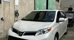 Toyota Sienna 2017 года за 17 000 000 тг. в Жетысай