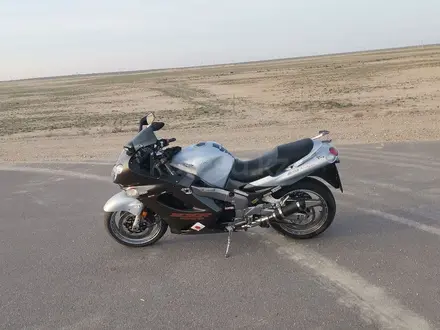 Kawasaki  ZZR 1200 2002 года за 3 000 000 тг. в Актау