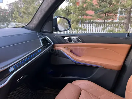 BMW X7 2023 года за 60 000 000 тг. в Астана – фото 10