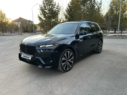 BMW X7 2023 года за 60 000 000 тг. в Астана