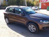 Volkswagen Tiguan 2015 года за 7 000 000 тг. в Атырау