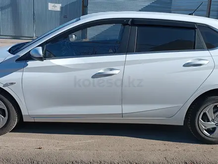 Hyundai i20 2023 года за 8 200 000 тг. в Алматы – фото 2