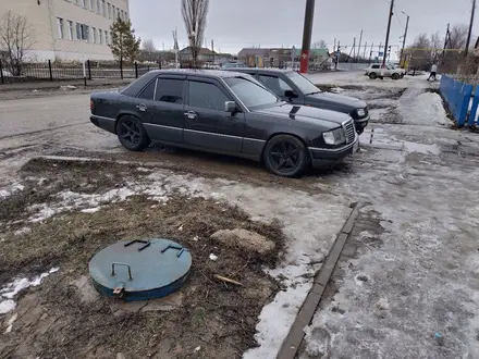 Mercedes-Benz E 300 1993 года за 1 100 000 тг. в Уральск – фото 6