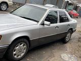 Mercedes-Benz E 230 1991 года за 1 600 000 тг. в Алматы – фото 3